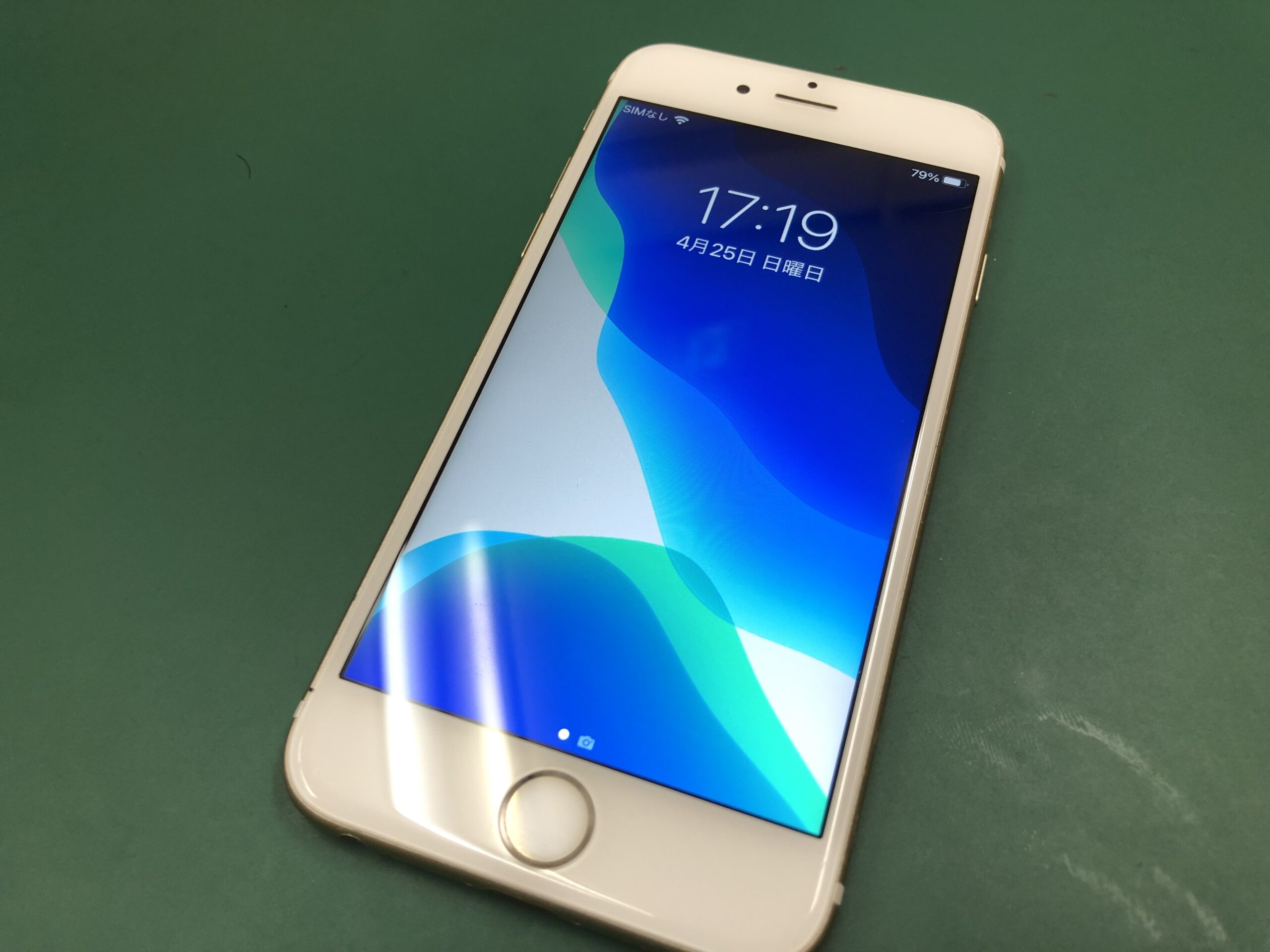 iPhone6s Gold 64 GB docomo　ワレ無し　ケース付き